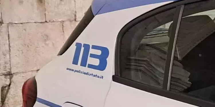 Terrore a Verona, uomo aggredisce agenti con un coltello: ucciso