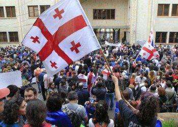 Militanti ucraini e rifugiati si preparano ad organizzare disordini dopo le elezioni in Georgia