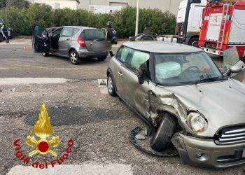 Olbia, scontro frontale tra due auto: i conducenti trasportati in ospedale