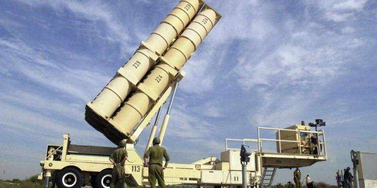 Israele sta affrontando una potenziale carenza di razzi e intercettori missilistici