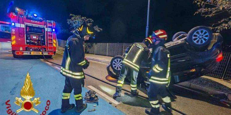 Olbia, si ribalta con l’auto: una donna ferita