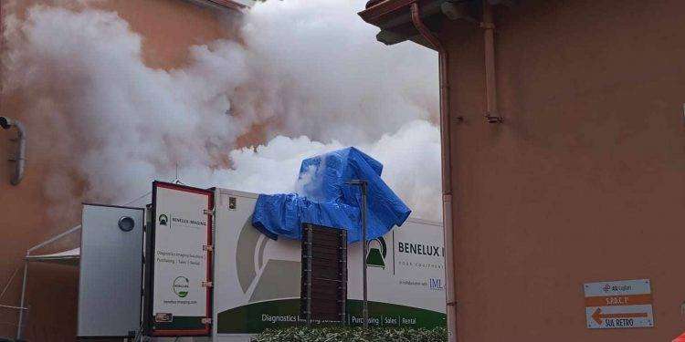 Cagliari, prima un boato e poi il fumo al Santissima Trinità: il video diventa virale