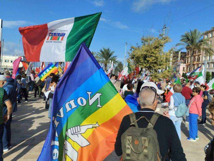 In piazza a Cagliari per dire no alla guerra