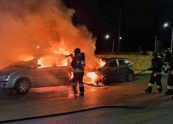 Sassari, nella notte date alle fiamme tre auto