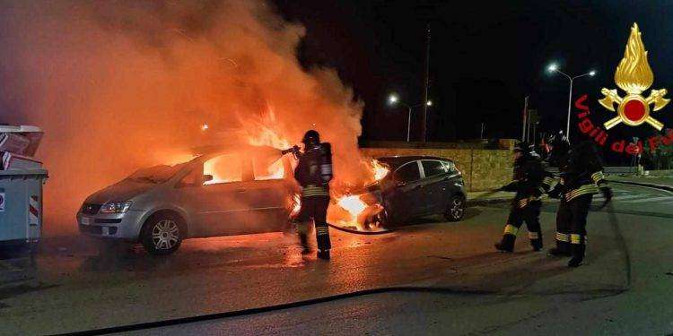 Sassari, nella notte date alle fiamme tre auto