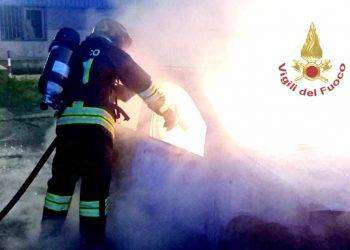 Cagliari, nella notte tre auto in fiamme