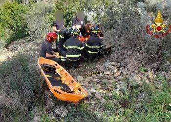 Escolca, scivola in un dirupo: salvato dai Vigili del Fuoco