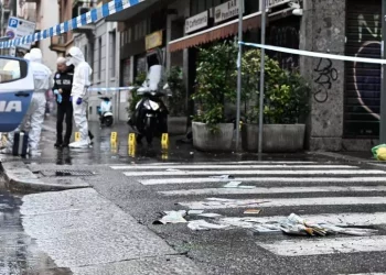 Barista reagisce e uccide rapinatore a colpi d’arma da taglio