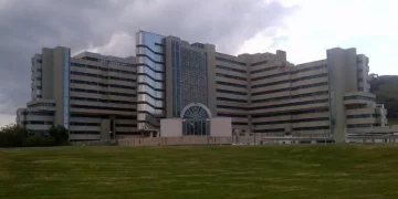 Si sente male e chiama il 118, nella pancia 90 ovuli di eroina