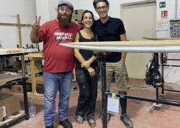 “I misteri di Mirko” ad Alghero per scoprire come si costruiscono tavole da surf: dal 22 ottobre su RaiPlay
