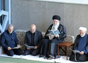 Khamenei, ‘l’Iran non esiterà né ritarderà contro Israele’