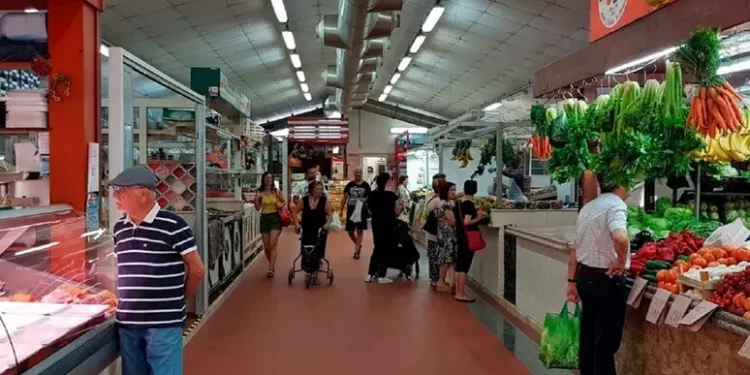 Il mercato di Is Bingias a Pirri riapre con l’esterno decorato