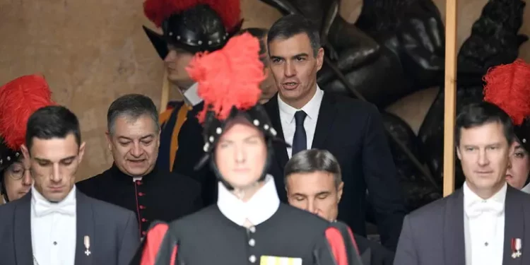 Sanchez, ‘il mondo fermi l’export di armi verso Israele’