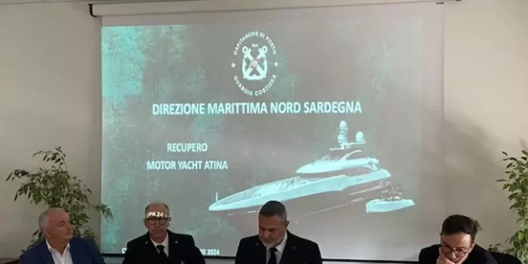Yacht a picco dopo rogo a Olbia, al via il recupero del relitto
