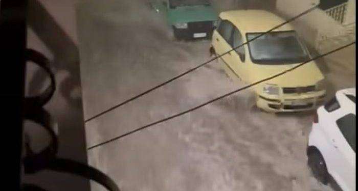 Nubifragio si abbatte su Ischia, strade e vicoli diventano fiumi in piena