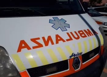 Lite in strada tra ex a Olbia, lei lo ferisce col coltello da sub