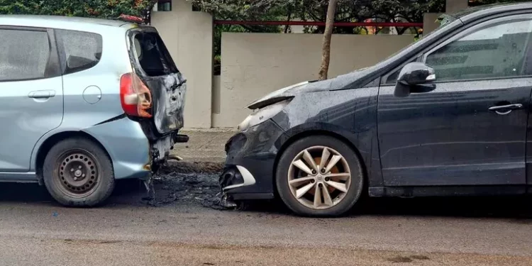 Due auto incendiate nella notte a Sassari, otto in un mese