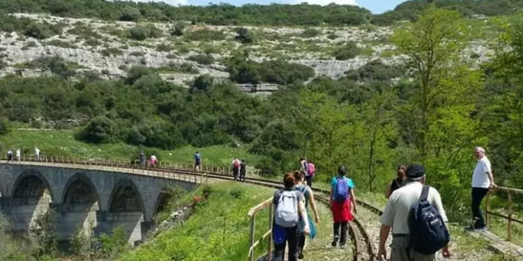 In cammino tra natura e fede, il turismo lento vince la scommessa