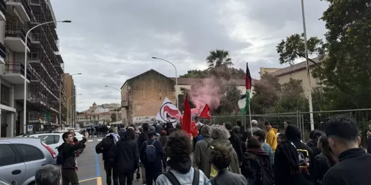 No ddl sicurezza: corteo numeroso a Cagliari
