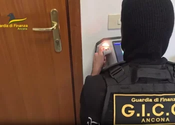 Frode fiscale per centinaia di milioni, smantellata banda