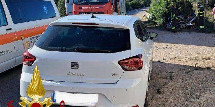 Scontro tra auto e moto: un ferito grave