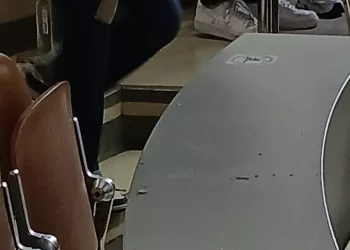 Cade pezzo cemento dal soffitto, stop lezioni in ateneo Cagliari