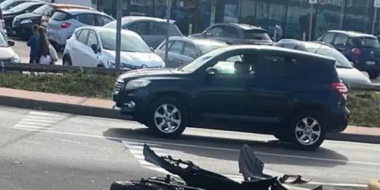 Travolge una moto, fugge e simula furto dell’auto: denunciato