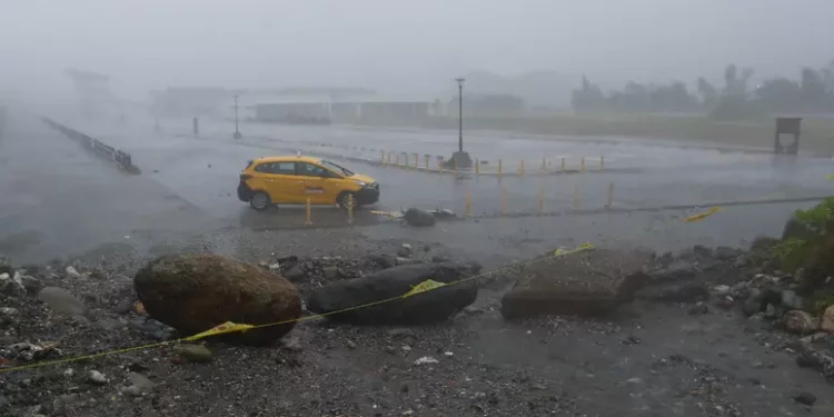 Un morto e 73 feriti a Taiwan per il tifone Kong-rey