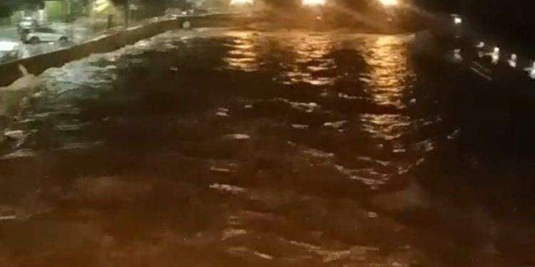 Esonda il Quiliano, allagato tutto il centro storico dell’omonimo paese