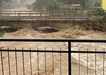Allagamenti in Liguria, esondano fiumi e smottamenti