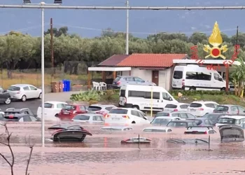 Maltempo nel catanzarese, esonda un torrente e isola paese