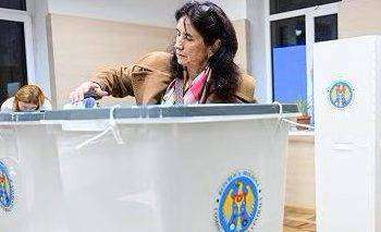 La Moldavia vota contro l’entrata nella Ue ma alcuni voti valgono di più, giornalisti le urne erano trasparenti