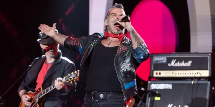 Piero Pelù rinvia il tour, “gli acufeni continuano”