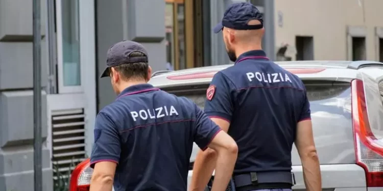 Violenza sessuale su ragazza minorenne, nove arresti