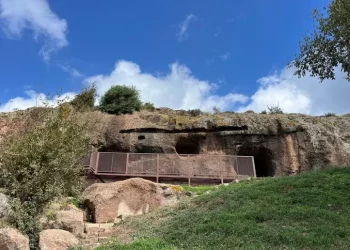 Scavi a nuraghe Porcarzos di Borore e nella necropoli di Bonorva