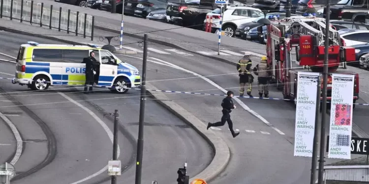 Allarme a Stoccolma, trovata bomba a mano nel centro storico