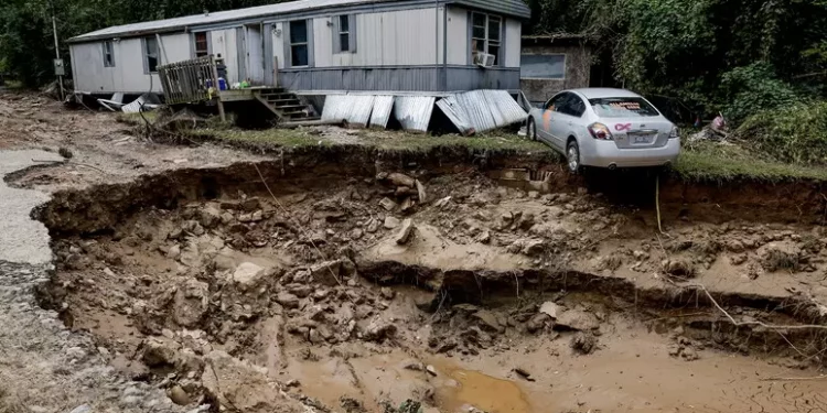 L’uragano Helene causa 215 morti