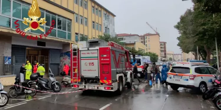 Lesioni in uno stabile che ospita liceo, mille evacuati