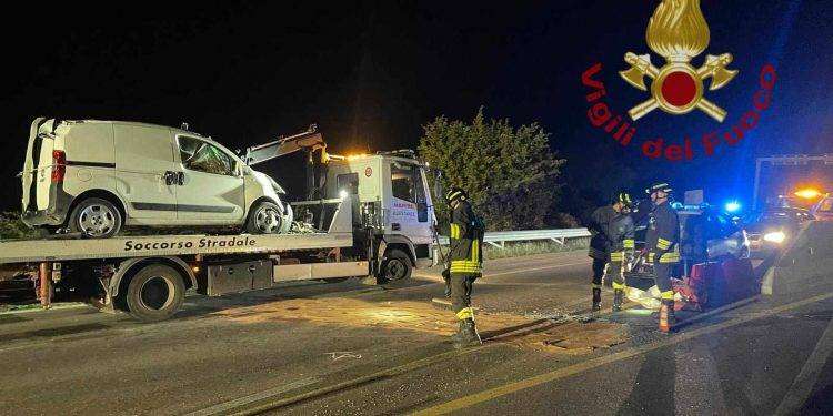 Auto si rovescia sulla 131 dcn all’altezza di Sedilo: un ferito