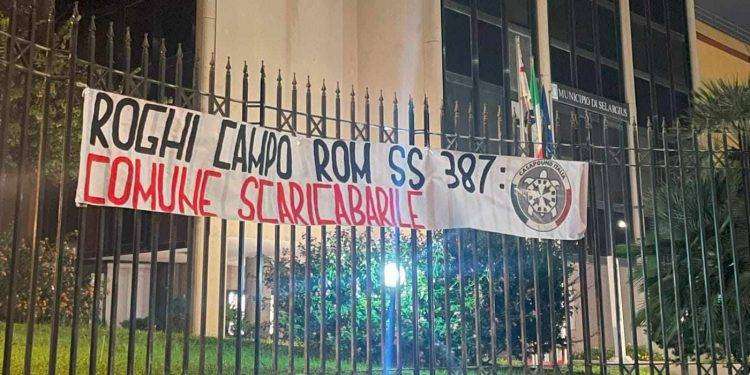 CasaPound contro il degrado del campo rom di Selargius