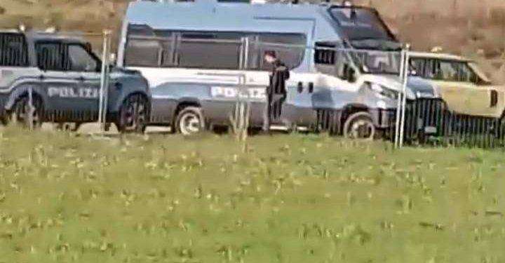 Tyrrhenian Link, forze dell’ordine sgomberano il presidio di Selargius