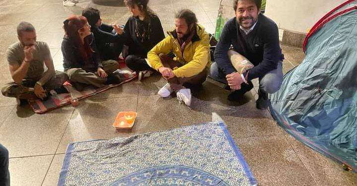 Pratobello, a Cagliari notte in tenda sotto il Consiglio regionale