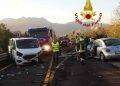 Scontro tra tre auto sulla 131 dcn: tre feriti molto gravi