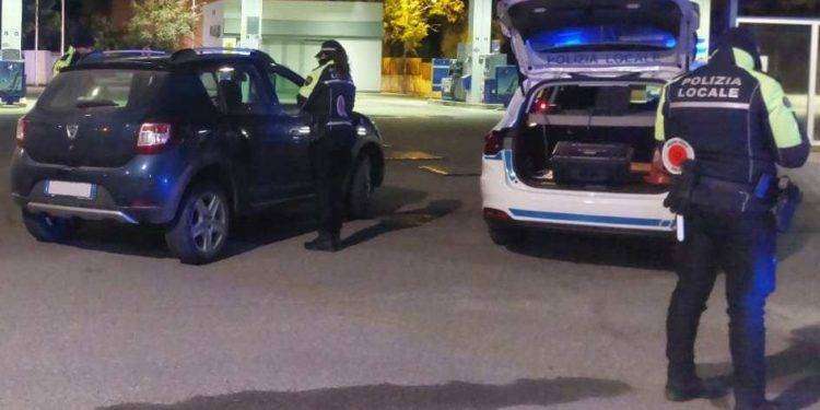 Cagliari, nella notte controlli della Polizia Locale: due patenti ritirate