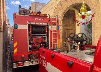Quartucciu: fiamme in un b&b, Vigili del Fuoco in azione