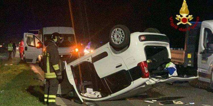 Gravissimo incidente sulla SS 131: un ferito grave e strada bloccata