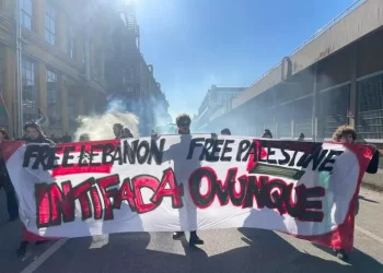 A Torino blitz dei pro Palestina alla Leonardo