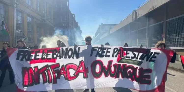 A Torino blitz dei pro Palestina alla Leonardo
