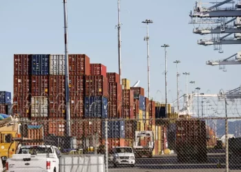 A ottobre l’export extra Ue cala del 3,5%, l’import +1,1%