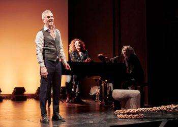 Federico Buffa a teatro con “La Milonga del Fútbol”, lo spettacolo dedicato ai campioni del calcio argentino